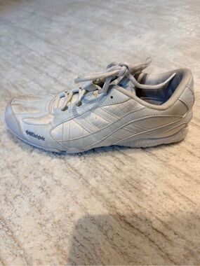 Women’s  White cheer Sneakers - Lightweight Comfort